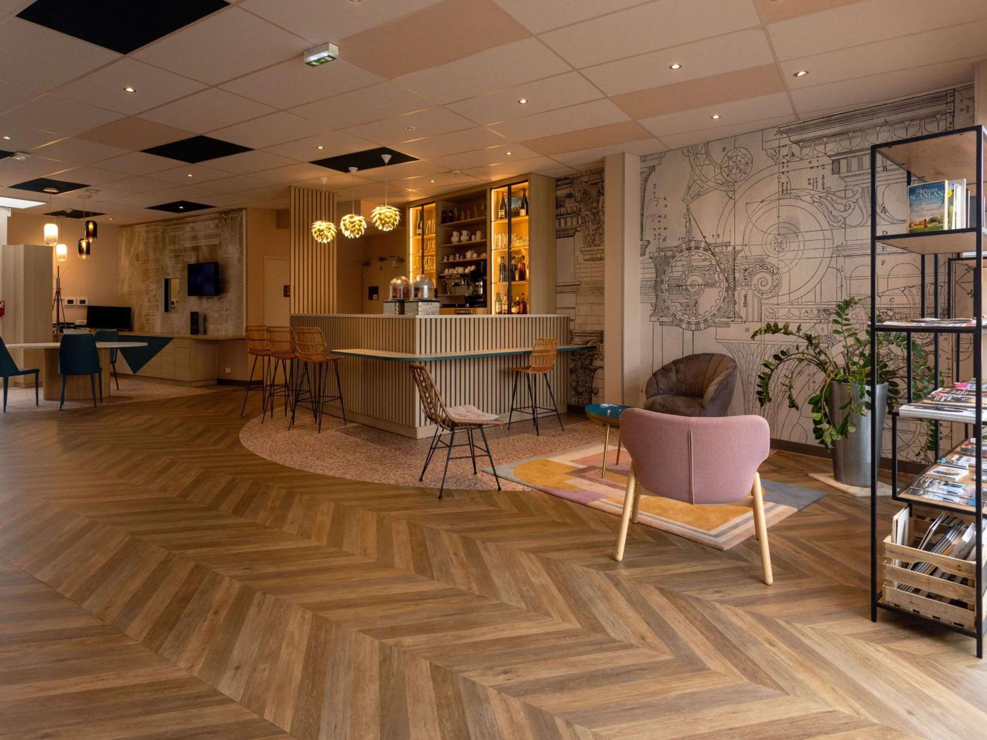 Hotel Ibis Styles Chinon Exterior foto