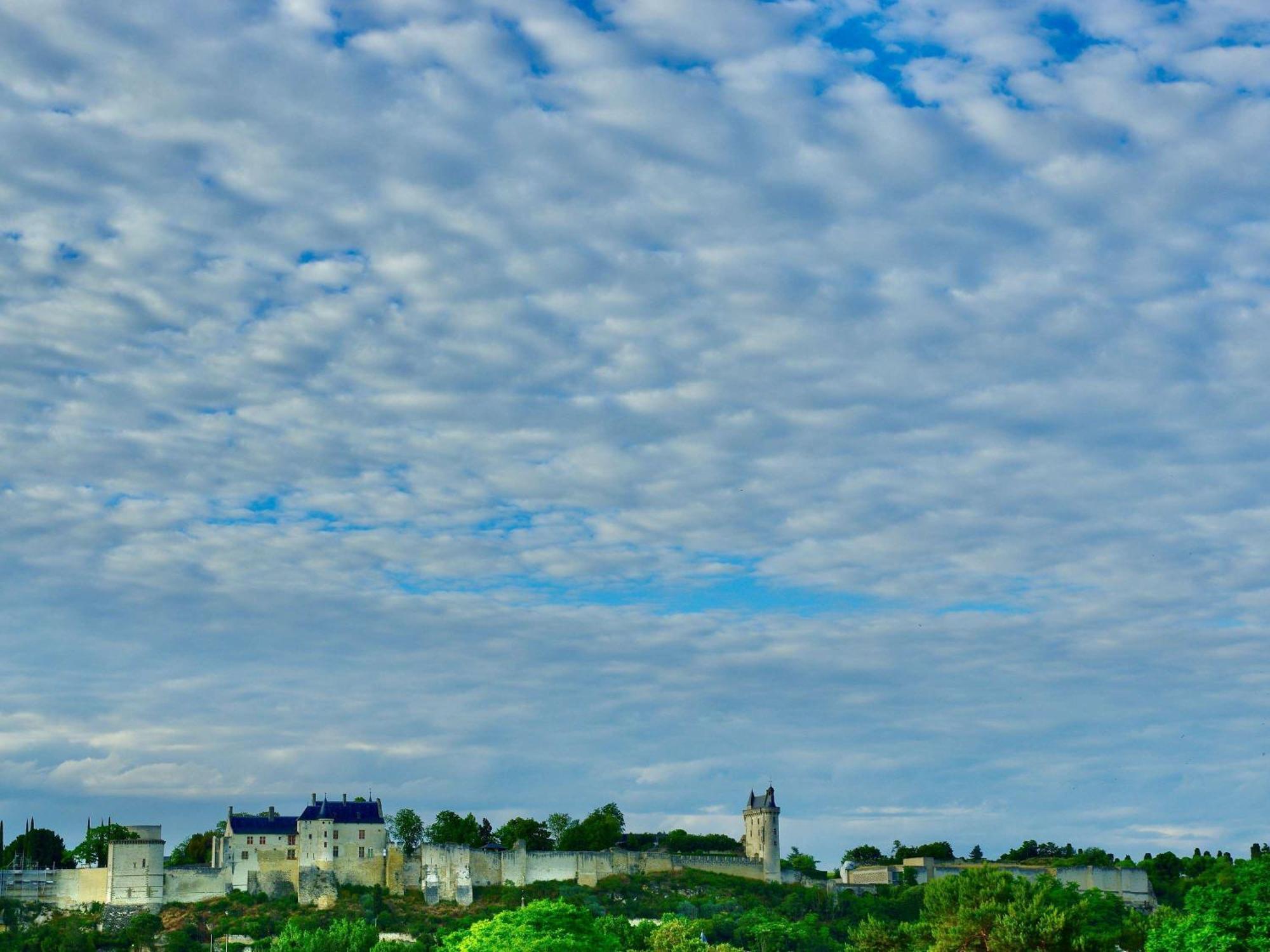 Hotel Ibis Styles Chinon Exterior foto