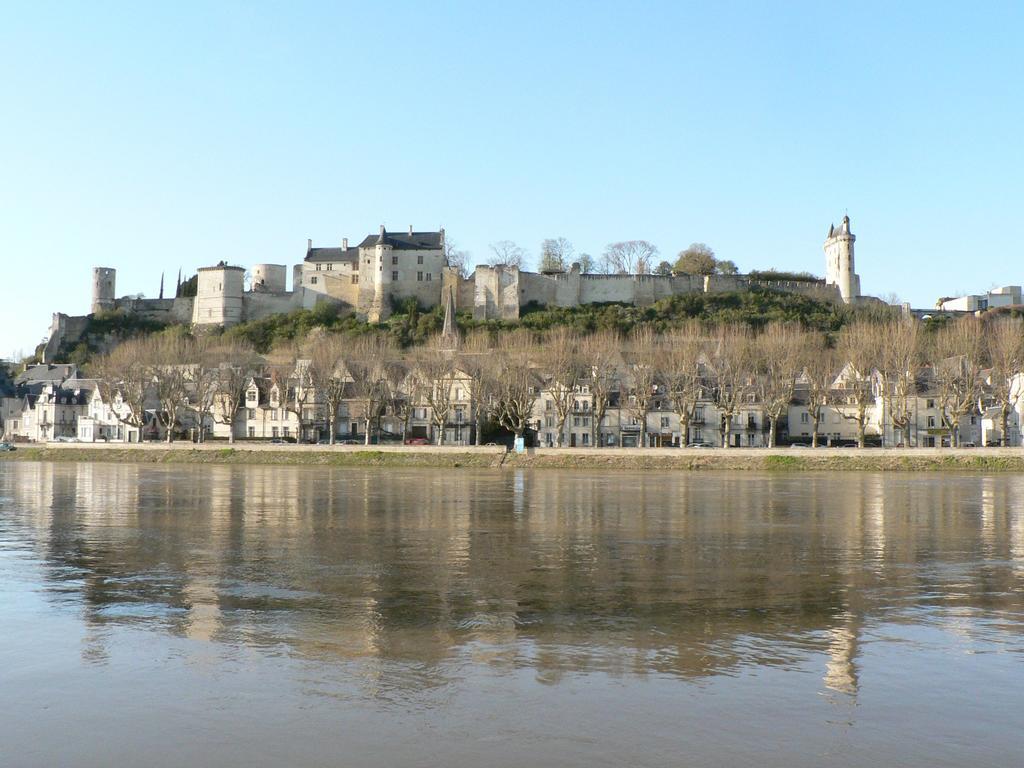 Hotel Ibis Styles Chinon Exterior foto