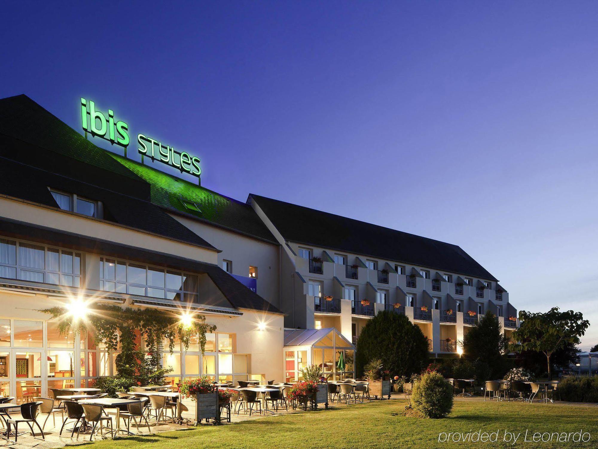 Hotel Ibis Styles Chinon Exterior foto