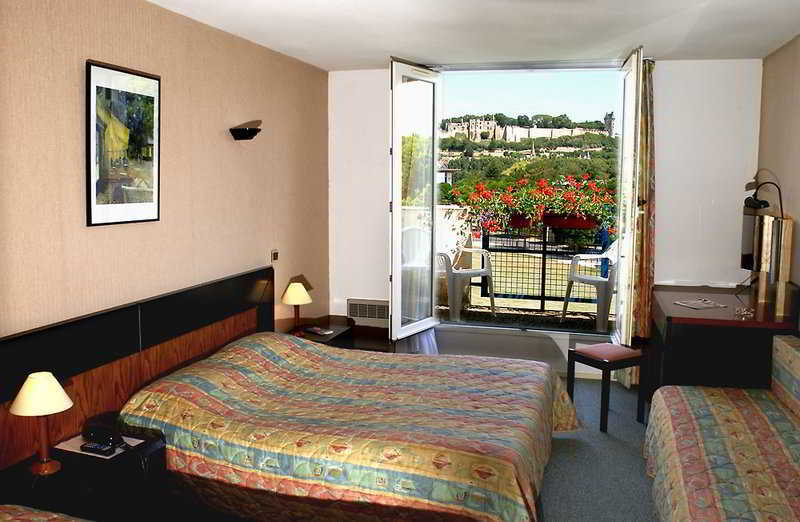 Hotel Ibis Styles Chinon Habitación foto