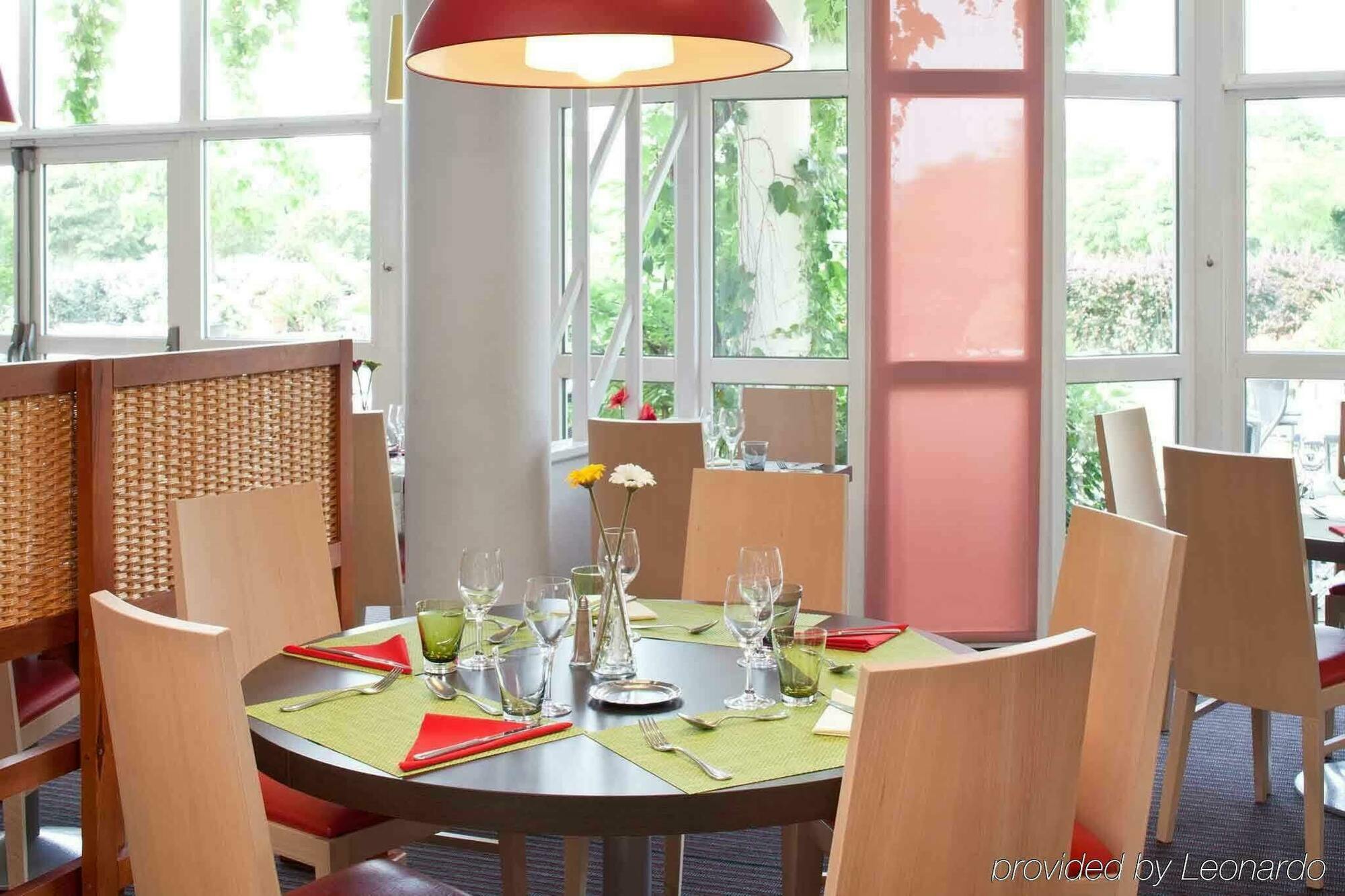 Hotel Ibis Styles Chinon Exterior foto